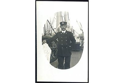 “Viking”, 4-mastet bark, handelsflådens skoleskib for befalingsmænd. Skibsofficer. Fotokort u/no.