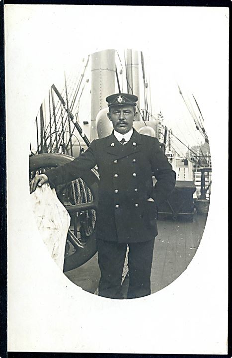 “Viking”, 4-mastet bark, handelsflådens skoleskib for befalingsmænd. Skibsofficer. Fotokort u/no.