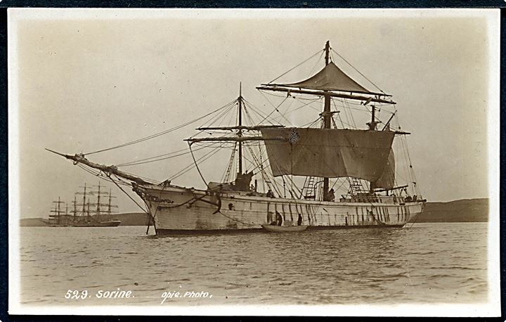Sørine, barkskib af Fanø, Barkskibet Sørines Rederi A/S med nødsejl i Falmouth 1909 efter havari under storm i Atlanten. Opie no. 529.
