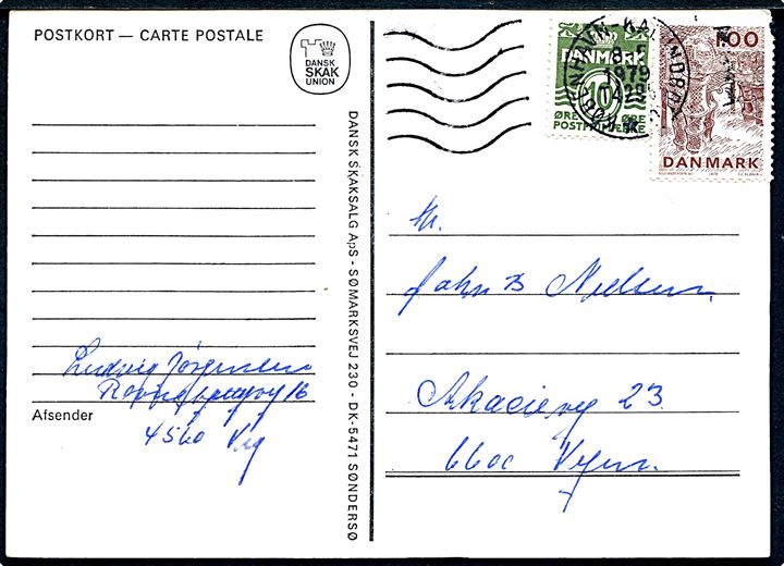10 øre Bølgelinie og 100 øre Fiskeri på Skak-postkort fra Vig annulleret med maskin-bureaustempel København - Kalundborg T.4295 d. 8.5.1979 til Vejen.
