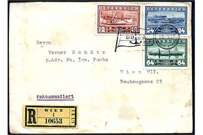 Donau Dampskibsfart 100 år udg. på anbefalet brev annulleret med D.D.S.G. skibsstempel fra Johan Straus til Wien. Kuvert med skjolder. 