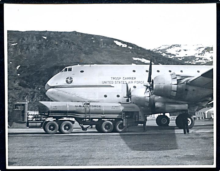 US Air Force Douglas C-124 Globemaster Troop Carrier på Grønland. Privat foto u/no.