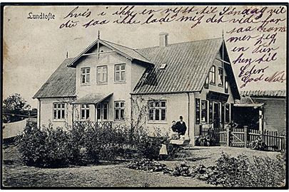 Lundtofte ved Lyngby. Den lokale købmand!. P. Alstrup no. 1767.