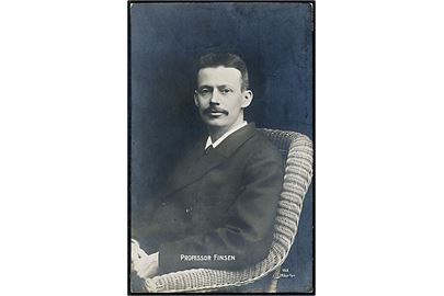 Professor Finsen (1860-1904). Dansk/Færøsk læge og Nobel-vinder. Fotograf Ferd. Riise. A. Vincent no. 152.