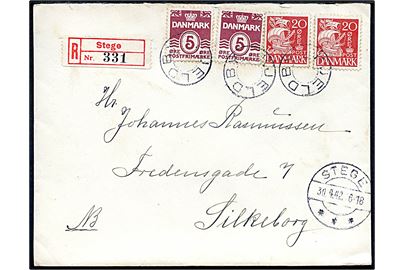 5 øre (2) Bølgelinie og 20 øre Karavel (2) på anbefalet brev annulleret med udslebet stjernestempel KJELDBY og sidestemplet Stege d. 30.4.1942 til Silkeborg.