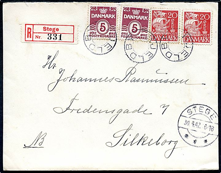 5 øre (2) Bølgelinie og 20 øre Karavel (2) på anbefalet brev annulleret med udslebet stjernestempel KJELDBY og sidestemplet Stege d. 30.4.1942 til Silkeborg.