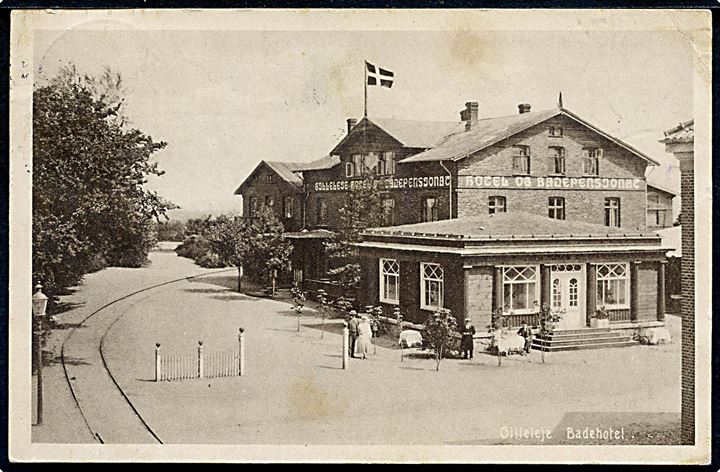 7 øre Chr. X på brevkort (Gilleleje Badehotel) annulleret med bureaustempel Gribskovbanen T.5 d. 4.7.1919 til Glumsø.