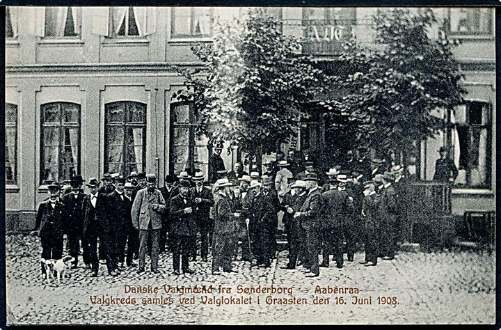Graasten, Danske Valgmænd fra Sønderborg og Aabenraa ved valglokalet i Graasten d. 16.6.1908. C. C. Biehl u/no.