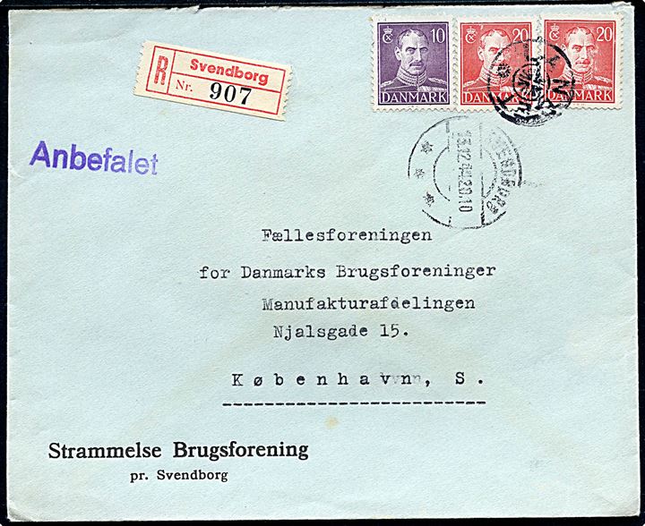 10 øre og 20 øre (2) Chr. X på anbefalet brev fra Strammelse Brugsforening annulleret med stjernestempel LANDET og sidestemplet Svendborg d. 13.12.1944 til København.