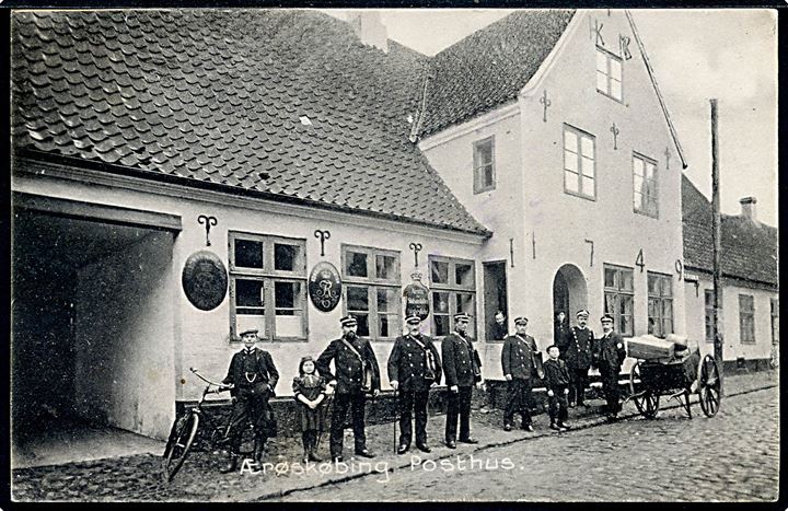 Ærøskøbing postkontor med postbude. C. Th. Creutz no. 12921.