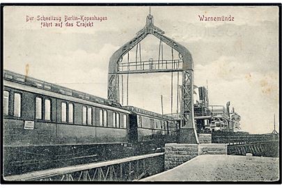 Tog kører ombord på jernbanefærge i Warnemünde. Heinrich Bechlin u/no.