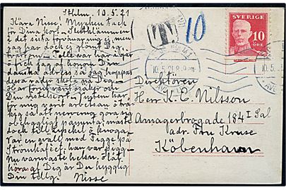 10 öre Gustaf single på underfrankeret brevkort (Stockholm från Aeroplan) fra Stockholm d. 10.5.1921 til København, Danmark. Sort T-stempel og påskrevet 10 med blåkridt.