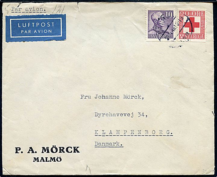 10 öre Gustaf og 20 öre Røde Kors på luftpostbrev fra Malmö d. 24.4.1945 til Klampenborg, Danmark. Åbnet af tysk censur i Sønderborg med sjælden fortrykt April-banderole.
