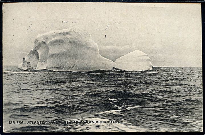 Isbjerg i Atlanterhavet ved New Foundlandsbankerne. Fotograf Orla Bock.  A. Vincent no. 686.