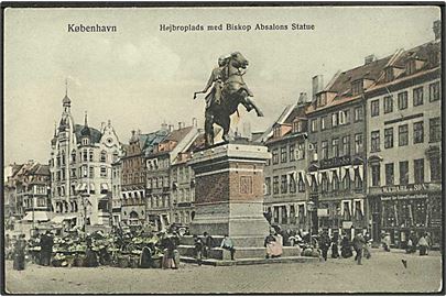 Biskop Absalons statue paa Højbro Plads i København. C.R. no. 87.