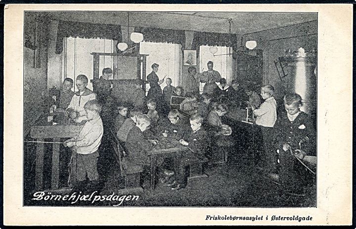 Øster Voldgade 16A, interiør fra Friskolebørnsasylet med elever. Børnehjælpsdagen. Chr. J. Cato u/no. Kvalitet 8