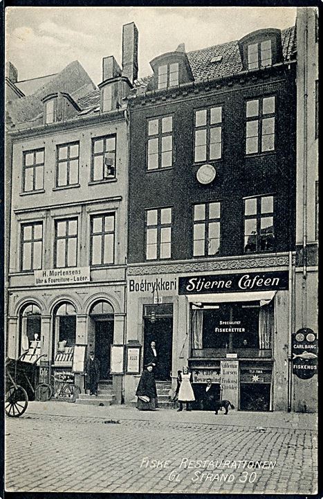 Gammel Strand 30 med Stjerne Caféen og Bogtrykkeri. V. Larsen u/no. Kvalitet 7