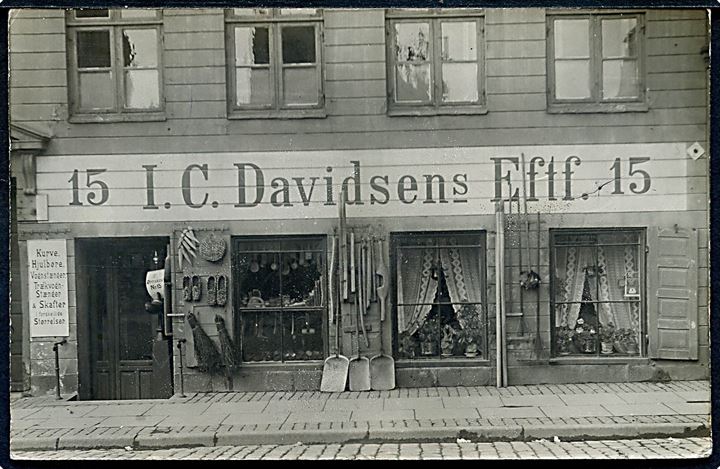 Kultorvet 15 med I. C. Davidsens Eftf. ved F. Ørnskov. Fotokort u/no. Kvalitet 7