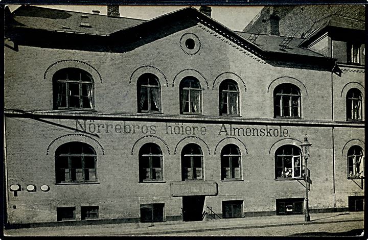 Ravnsborggade 11 Nörrebros höiere Almenskole. Fotokort u/no. Kvalitet 8