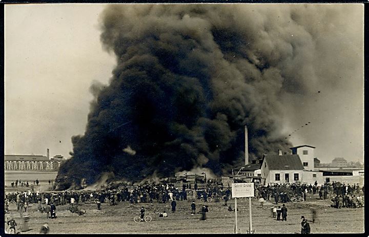 Valby, Fabriksbrand ca. 1918. Fotokort u/no. Kvalitet 8