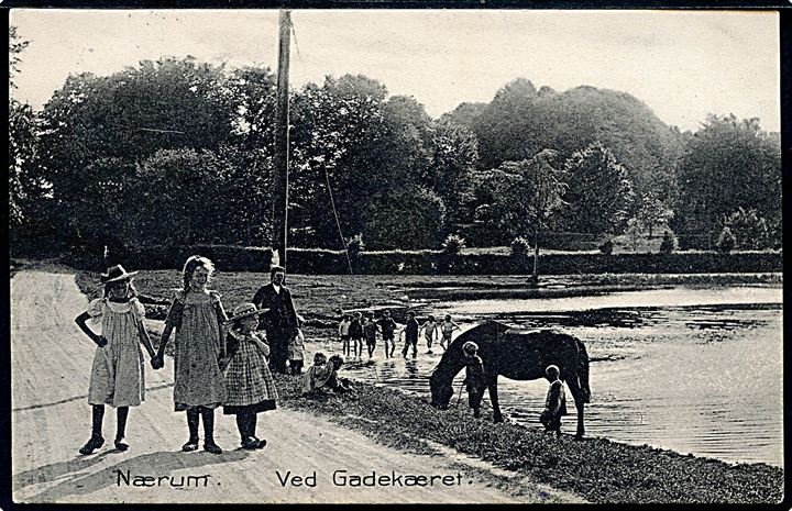 Nærum, gadekær med badende børn og hest. Stenders no. 5946. Kvalitet 8
