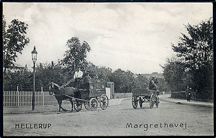Hellerup, Margrethevej med bl.a. brødvogn. A. Olsen no. 10434. Kvalitet 8