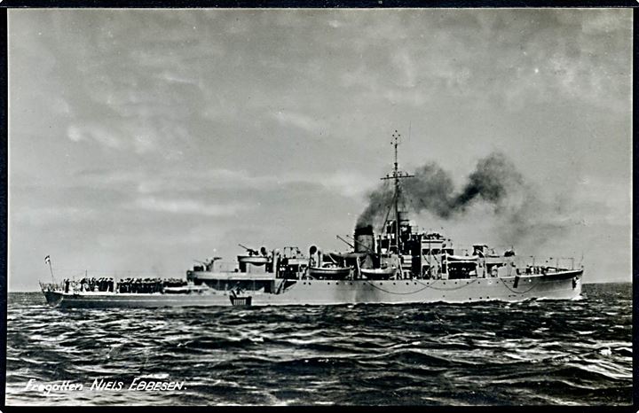 Marine. “Niels Ebbesen”, Fregat, ex. canadisk HMCS “Annan”. Fotokort u/no. Kvalitet 9
