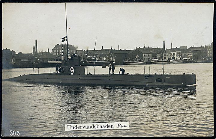 Marine. “Ran”, Undervandsbåd 9. H. A. Ebbesen no. 305. Påklæbet seddel. Kvalitet 7