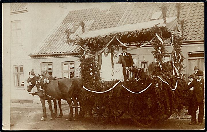Middelfart, pyntet hestevogn fra Rundskuefesten 1918. Fotokort u/no. Kvalitet 8