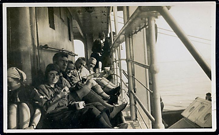 Spoejder ombord på skib. Fotokort fra 1920'erne.