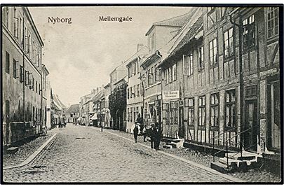 Nyborg, Mellemgade med skomager Pohl Hansen. W. & M. no. 750.