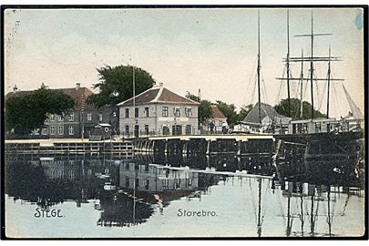 Stege, Storebro med sejlskib i baggrunden. C. M. Nielssen no. 2342.