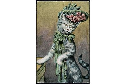 Tegnet kort af kat klædt ud som dame. K.V.i.B. no. 12, serie 1255.