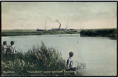 Randers. Niels Brok sejler gennem Randers Fjord. Stenders no. 2088.