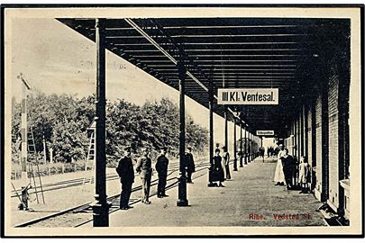 Vedsted Station, perron med III kl. ventesal. H. Bentzon no. 40178.