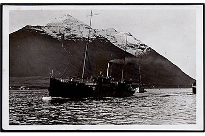 Beskytteren, inspektionsskib ved Island. S. Eymundssonar u/no. Frankeret med islandsk 20 aur Landskab stemplet d. 15.11.1925 til Danmark.