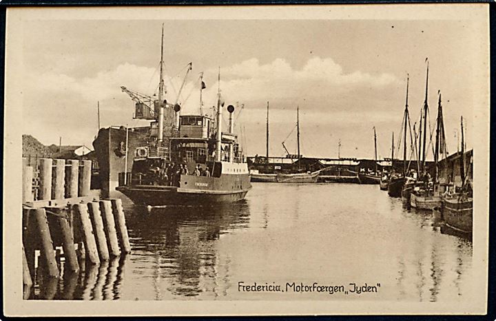 Fredericia. Havnen med motorfærgen Jyden. Stenders no. Fredericia 29.