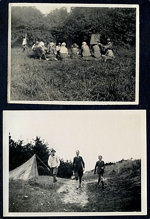 Spejder. Pige- og drengespejdere på lejr. 2 fotografier fra 1920'erne.