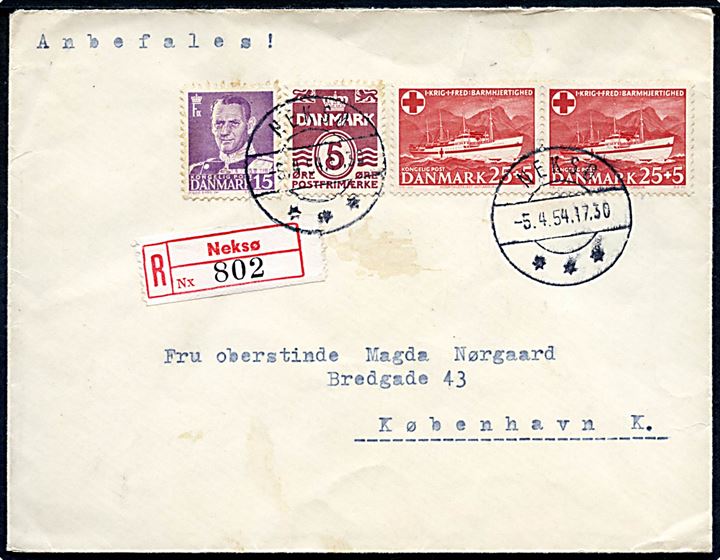 5 øre Bølgelinie, 15 øre Fr. IX og 25+5 øre Jutlandia (par) på 70 øre frankeret anbefalet brev fra Neksø d. 5.4.1954 til København.