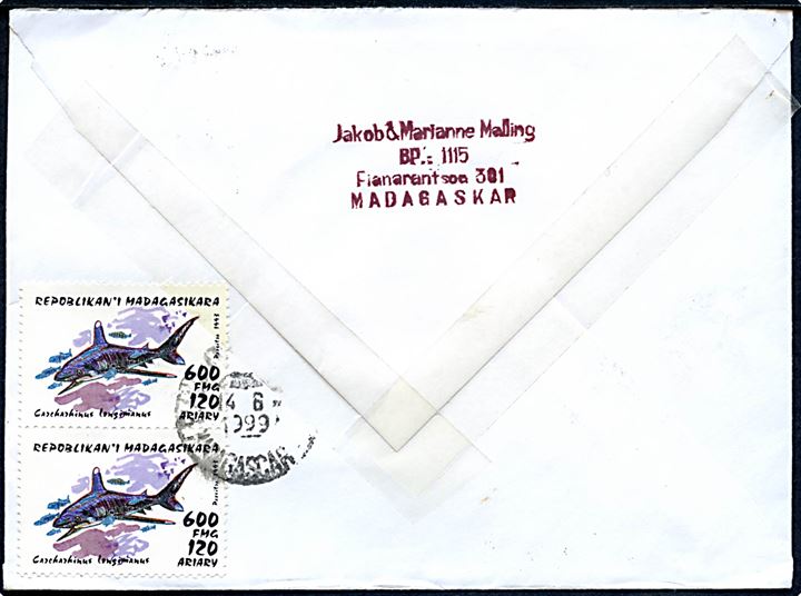 400 Ariary Galeorhinus zyopterus haj blok udg. og på bagsiden 120 ariay haj udg. (2) på brev fra Fianarantsoa d. 14.6.1999 til Glostrup, Danmark.
