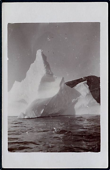 Grønlandske isbjerge. Fotokort fra ca. 1910. U/no.