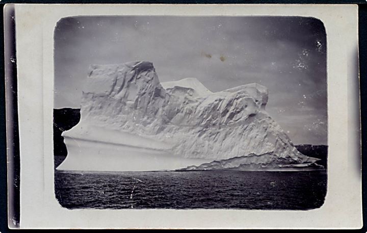 Grønlandske isbjerge. Fotokort fra ca. 1910. U/no.