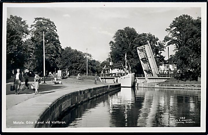 20 öre Olympisk rytterkonkurrence på brevkort (Motala, Göta kanal med dampskibet Diana) annulleret med spejder stempel Motala / Råssnäs * Rikslägret 1956 * d. 15.7.1956 til Enköping.