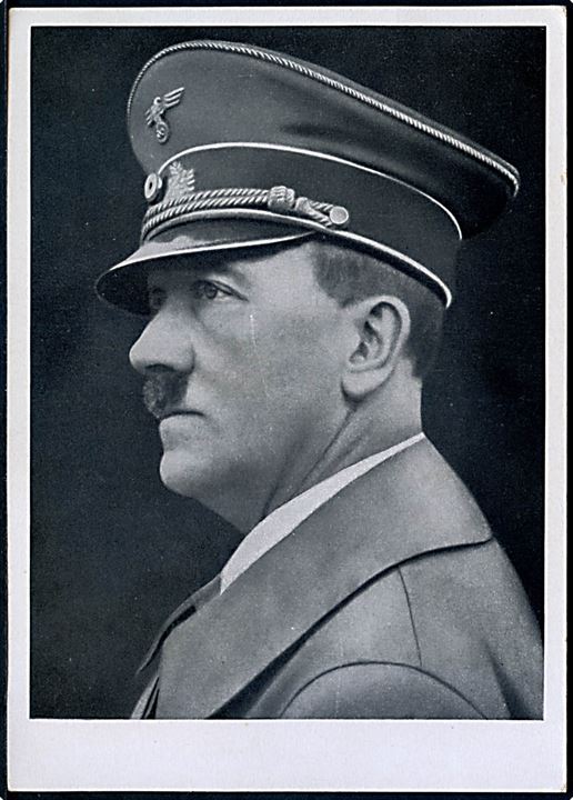 Adolf Hitler 56 års fødselsdag. 