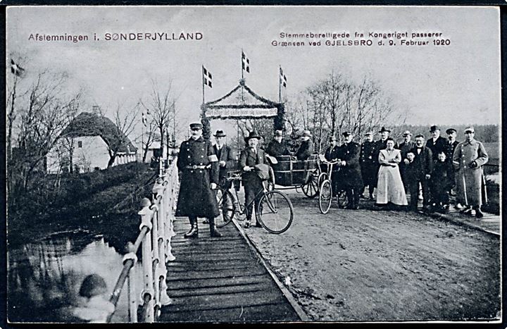 Genforening. Stemmeberettigede fra Kongeriget passerer Grænsen ved Gjelsbro d. 9.2.1920. W. Schützsack no. 43490.