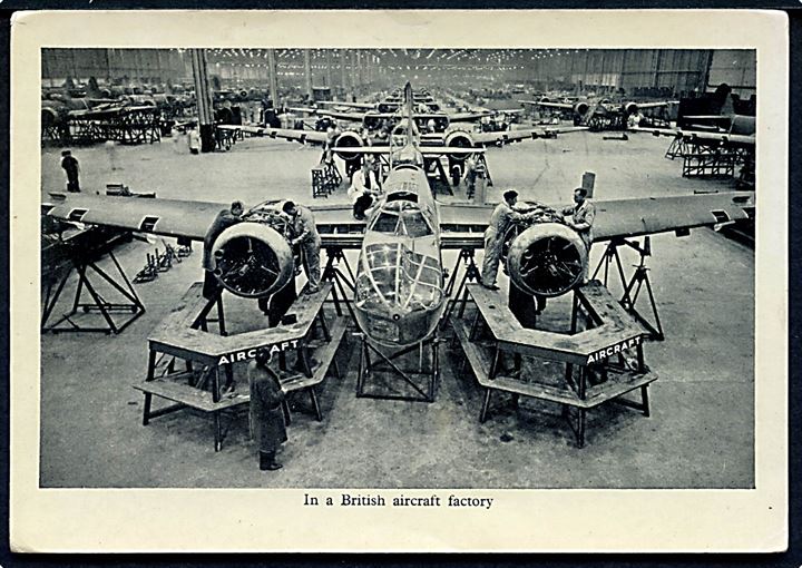 Britisk propaganda. Britisk flyfabrik med bombemaskiner under bygning. Uden adresselinier.