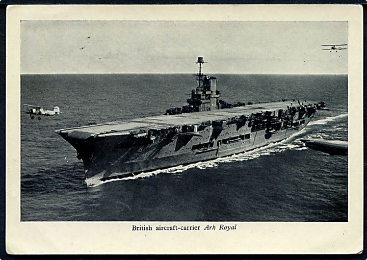 Britisk propaganda. Hangarskibet HMS Ark Royal med flyvemaskiner. Uden adresselinier.