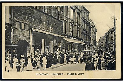 Købh., Østergade med Magasin Illum og automobil. C. Illum no. 100.