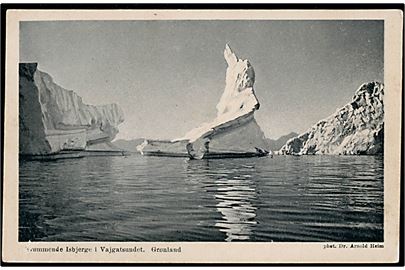 Svømmende Isbjerge i Vajgatsundet, Grønland. Brunner & Co. no. serie 84D 27.