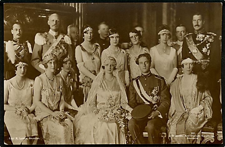 Prins Leopold af Belgien og Prinsesse Astrid af Sverige's bryllups billede. Med Kong Chr. X. Fotokort A. Eliasson no. 951.